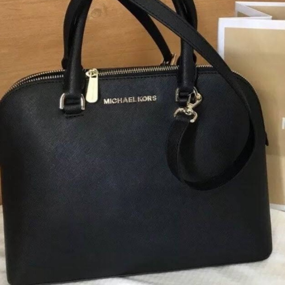 Micheal Kors Cindy Satchel leather bag